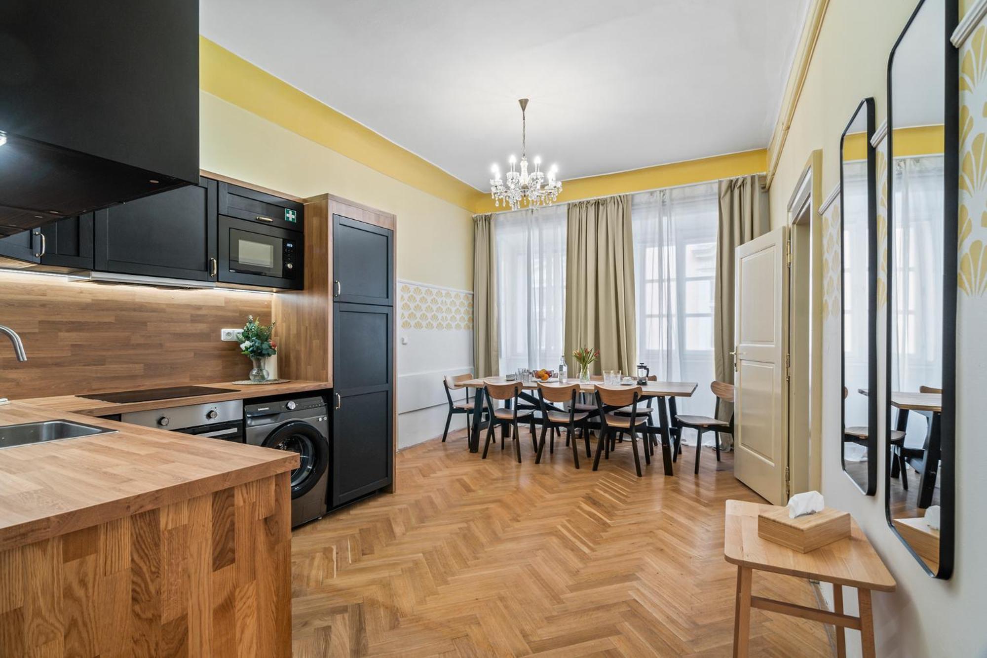 Charles Bridge Historical Apts By Michal&Friends Prague Exterior photo